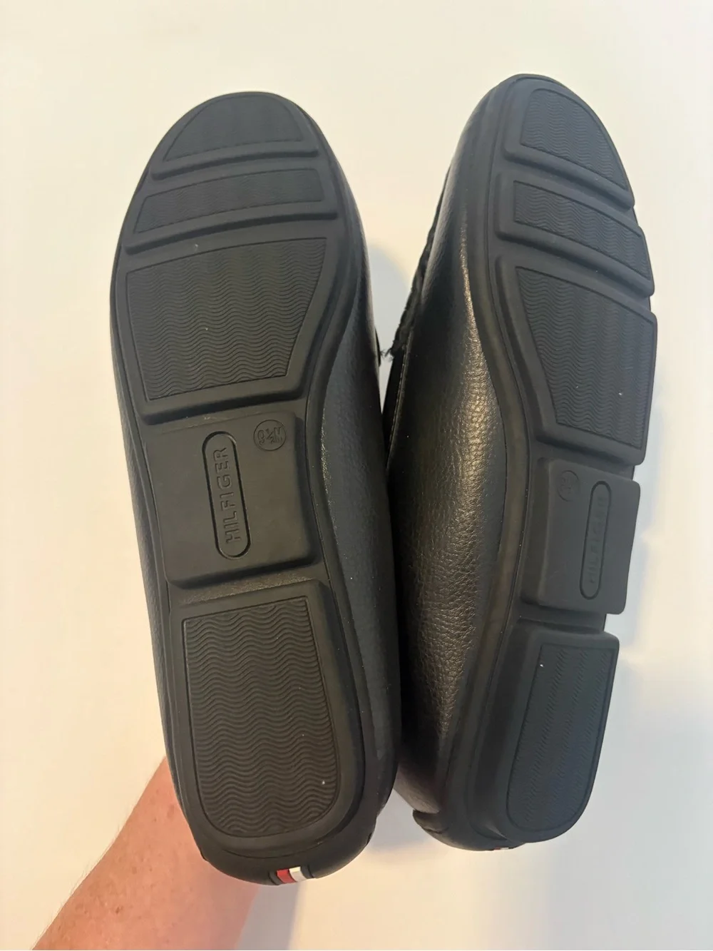 Tommy Hilfiger Black Leather Loafers with gold Logo NWOT 9.5